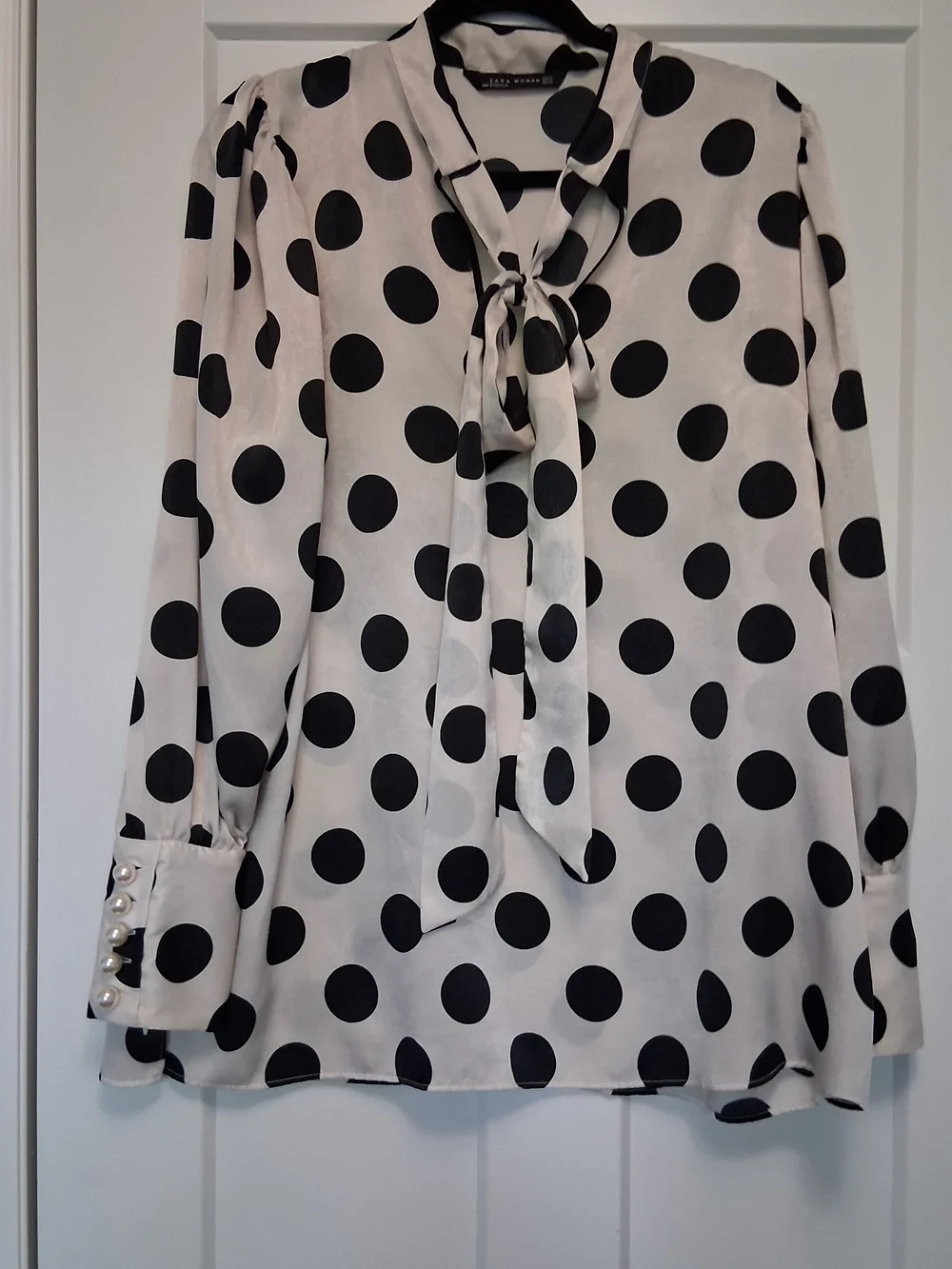 XL Zara Black and White Polka Dot Tie-Neck Blouse With Pearl Cuffs - Picture 3 of 12